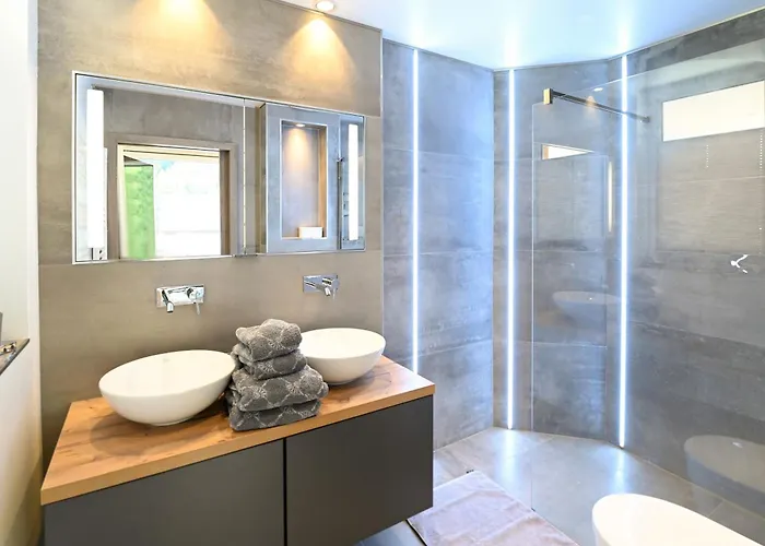 Sun سخلادميخ